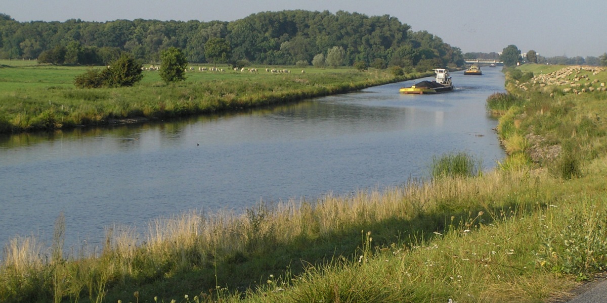 Bild: Binnenschiffe auf dem Oderkanal